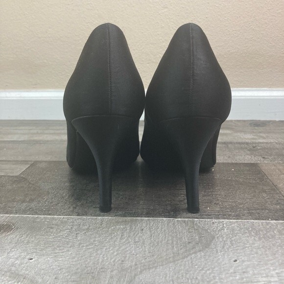 The Touch of Nina Black Open-toed Women's Heels Size 8US - Picture 4 of 13